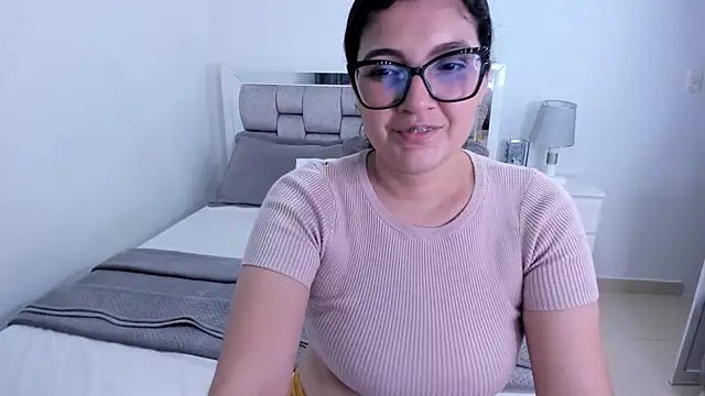 Camilaa_bueno Chat XXX in diretta