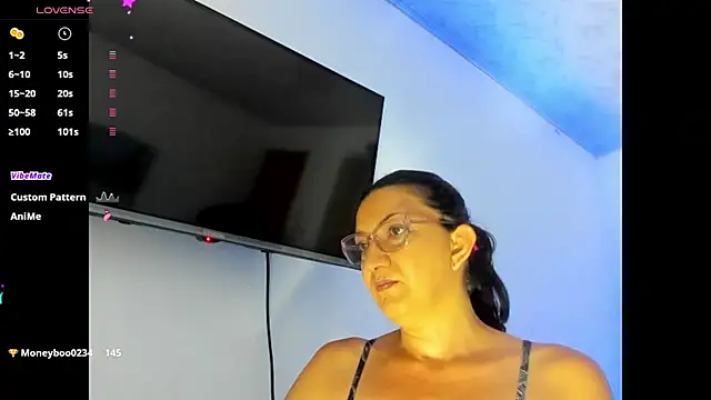 Serenity_Lux live XXX chat