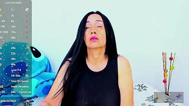 دردشة HorniestMilf الجنسية المباشرة