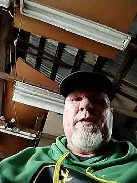 Reddog833's Webcam Show