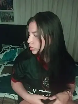 LinaColombianGirl Adlı Modelin Canlı XXX Sohbeti