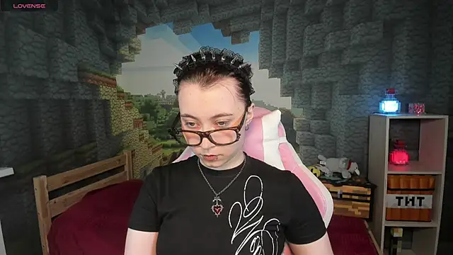 Chat +18 de ClaraParks ao vivo