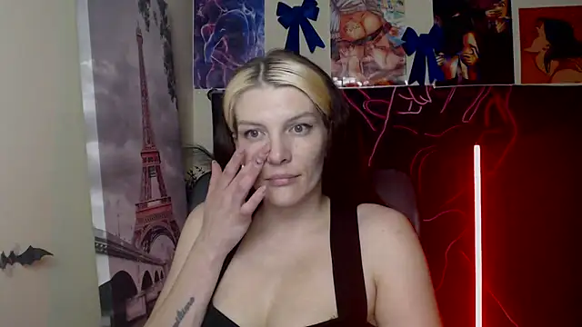 VanessaRey_ Adlı Modelin Canlı XXX Sohbeti