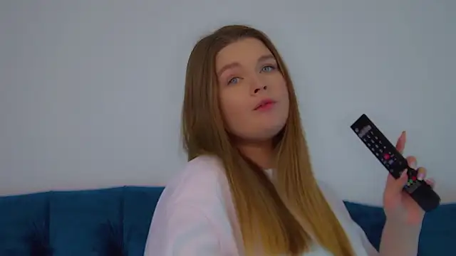 CrystalLyons Adlı Modelin Canlı XXX Sohbeti