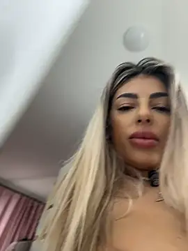 Chat +18 de emma_godess ao vivo