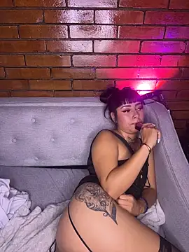 The_Bratzz_'s Live XXX Chat