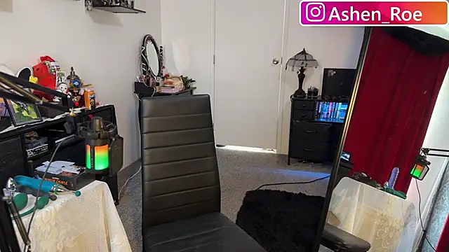 XXX chat uživo modela AshenRoe