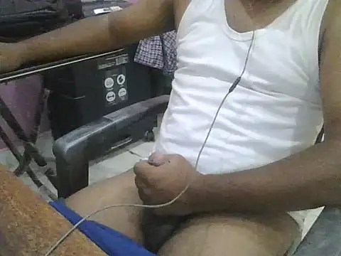ITGuyhyd's Live XXX Chat