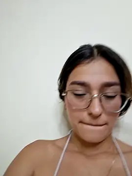 Chatroom XXX en direct de Ary-18