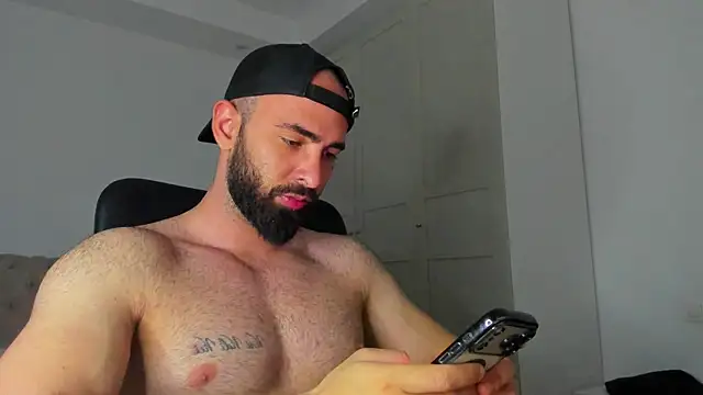 cloudymastersss élő XXX-chatje