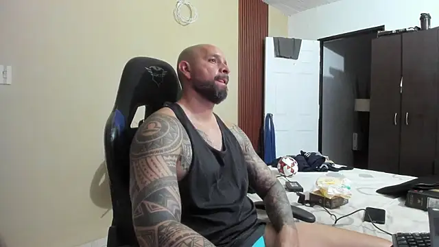 Онлайн чат XXX SebaxttianCock