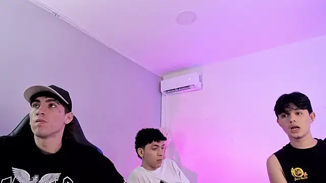 Handsomeboyss19's Webcam Show