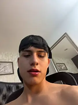 Lander_Cruz 即時 XXX 聊天