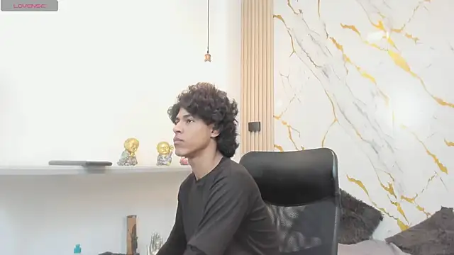 Zayn_Fox32's Webcam Show