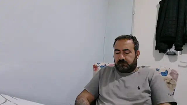 mio_jaks: απευθείας συνομιλία ΧΧΧ