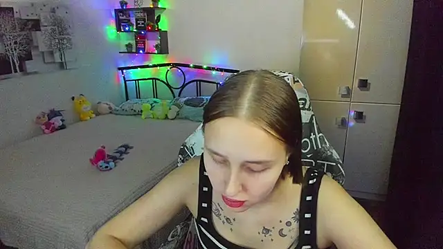 CrazyBitchInLace's Live XXX Chat