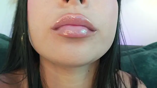 mia_roux1 Chat XXX live