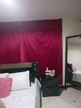 Show modela NaraMilf na web-kameri