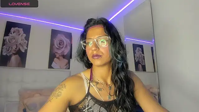 SamathaMay 在線直播表演