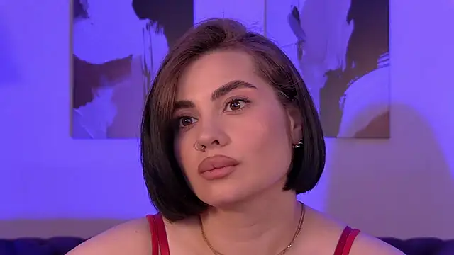 AdrianaToress' Live XXX Chat