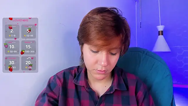 Tsuki_Maru webkamerás műsora