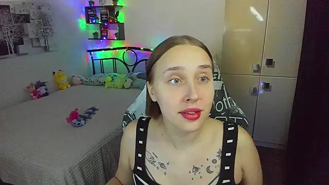 CrazyBitchInLace Chat XXX in diretta