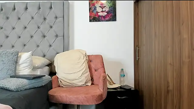 ariannaThompsons Adlı Modelin Canlı XXX Sohbeti