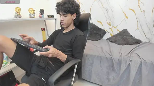 Zayn_Fox32 Webcam show