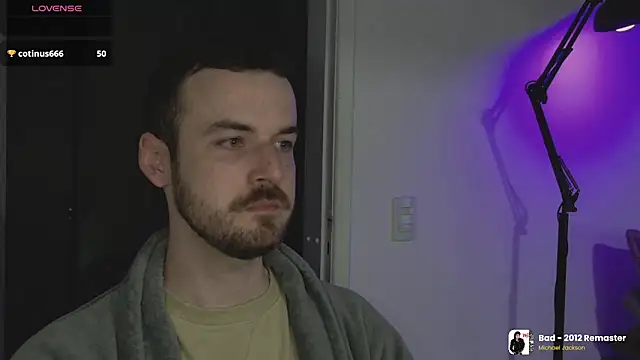 XXX chat uživo modela Breezee_