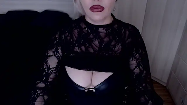 XXX chat uživo modela MistressDemi