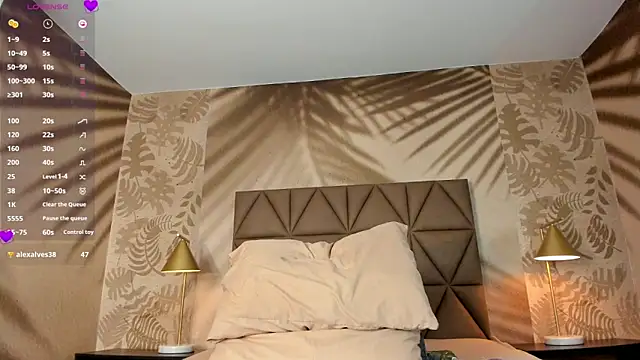Scarleett_22's Live XXX Chat
