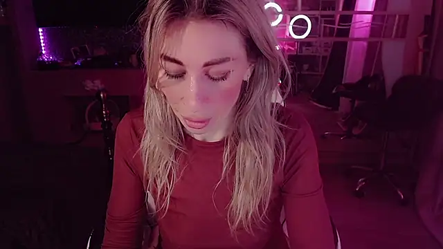 Онлайн чат XXX AnnieGOld_