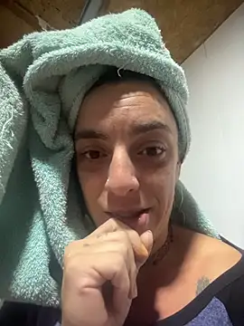 SalyTredelMonte Adlı Modelin Canlı XXX Sohbeti