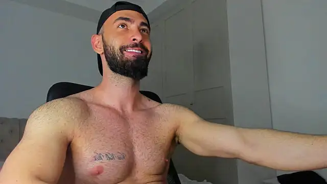 cloudymastersss Show in webcam