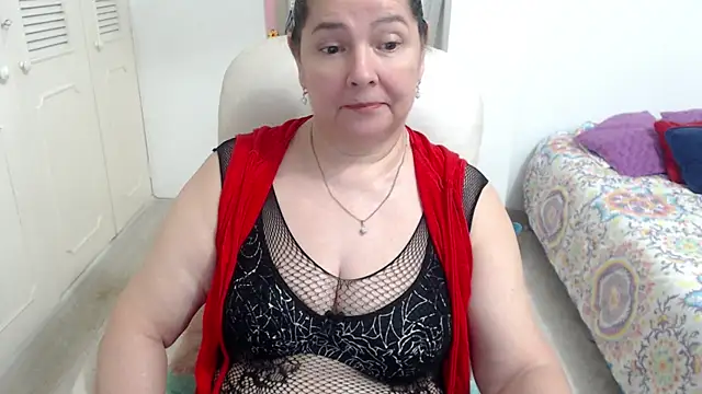 leonela_69: онлайн-секс-чат