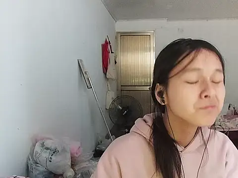 RebelAura's Webcam Show