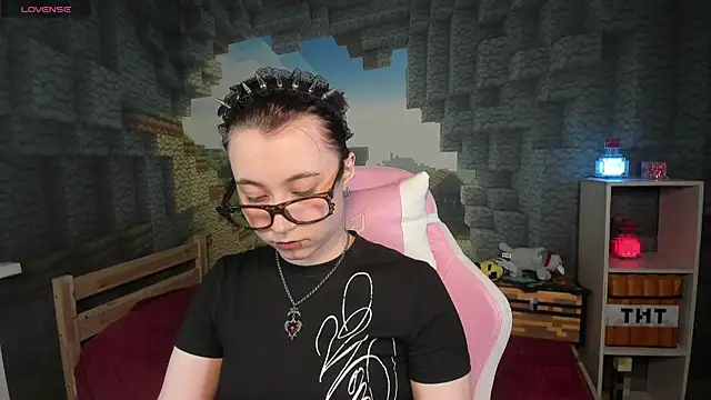 ClaraParks Live XXX Chat