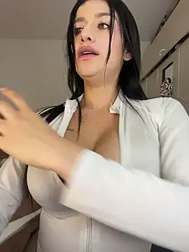 Emmily_19's Live XXX Chat