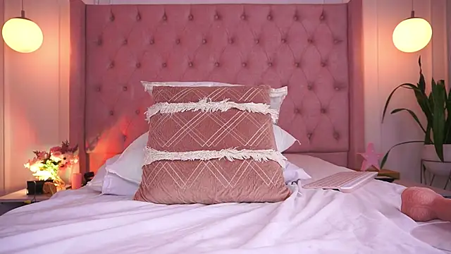 Honeyymoonn_ Pertunjukan Webcam