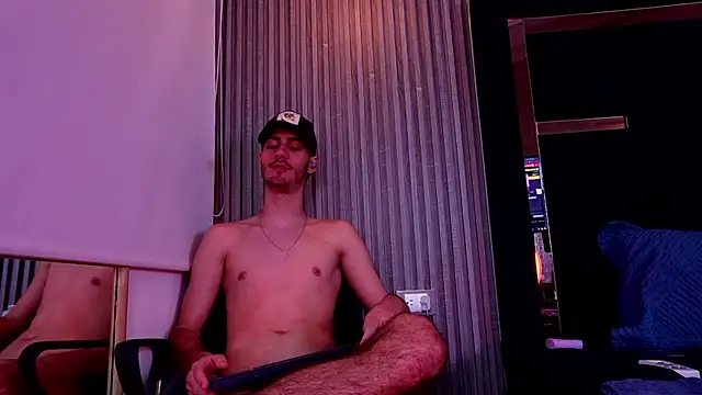 Enzo_Crown live XXX chat