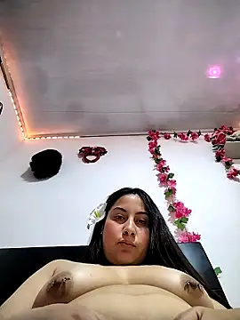 XXX chat uživo modela esmeralda_jadees