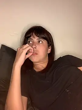 ninapellegrini17 现场XXX聊天