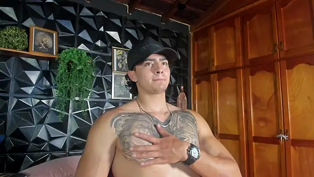 elliot_colton Adlı Modelin Canlı XXX Sohbeti
