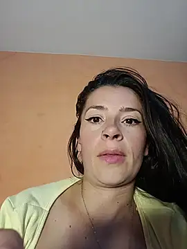 KiaraEvans2 – Naživo XXX chat