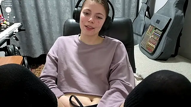CutieAnny Show in webcam