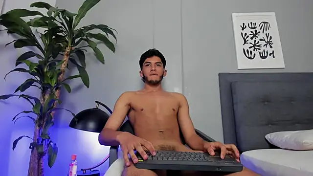 Tylerffoxx 即時 XXX 聊天