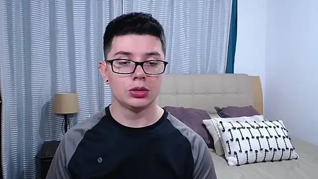 Živý XXX chat BlackFoXXX69