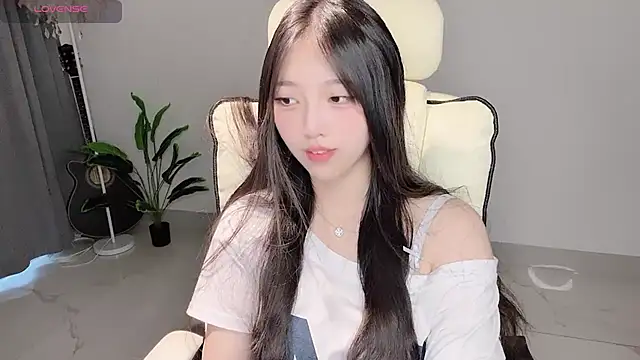 Yukiy8877 网络视讯表演