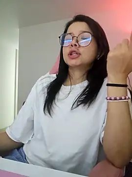 Chat +18 de azumiichan ao vivo