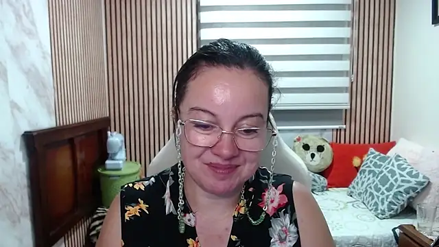 Sonialorens_ live XXX chat